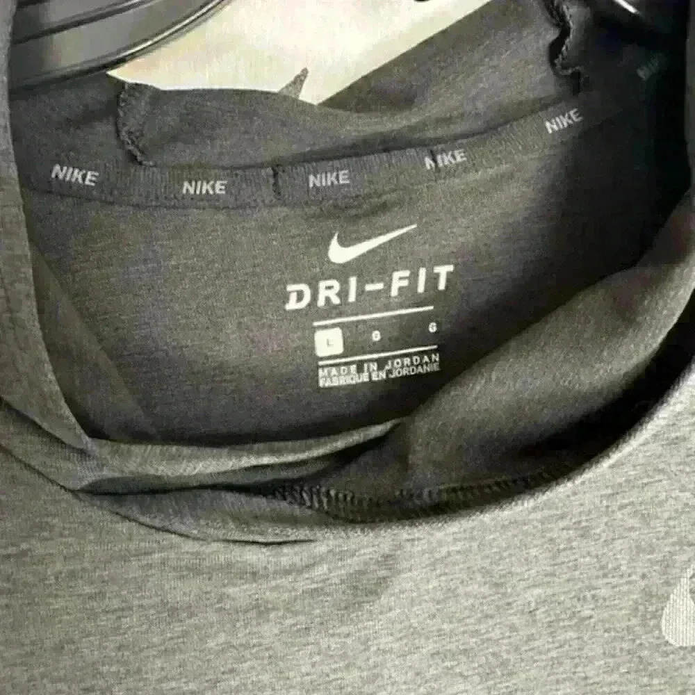 Nike Dri-Fit - Picture 3 of 3